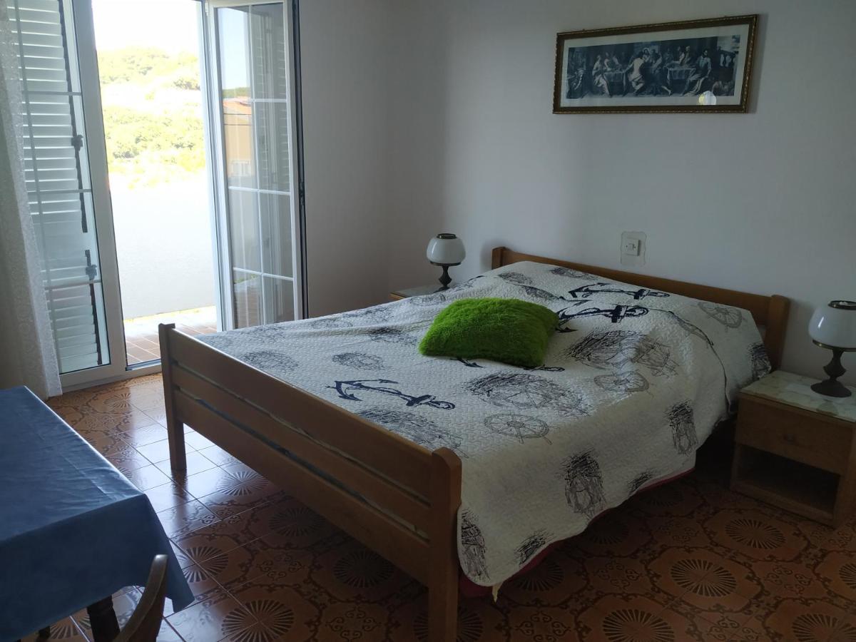 Hotel Kuca Carmen Rab Town Zewnętrze zdjęcie
