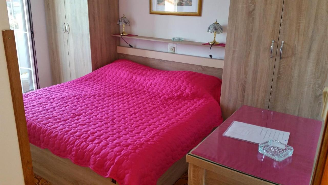 Hotel Kuca Carmen Rab Town Zewnętrze zdjęcie